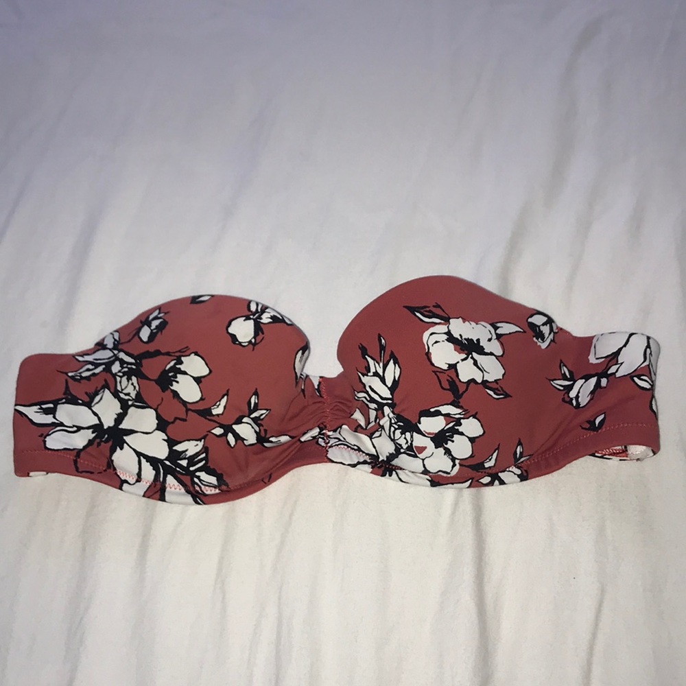 Strapless bathing suit top